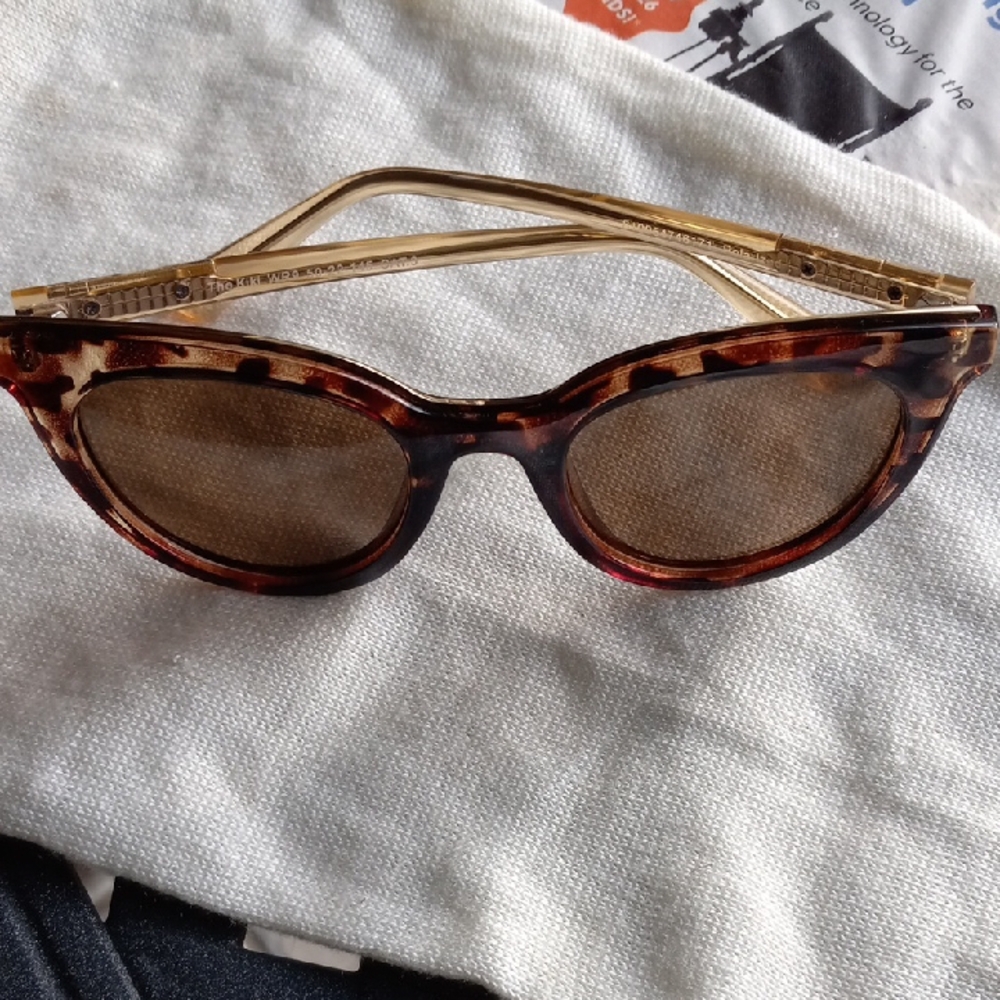 Tortoiseshell Round Sunglasses with Brown Lenses